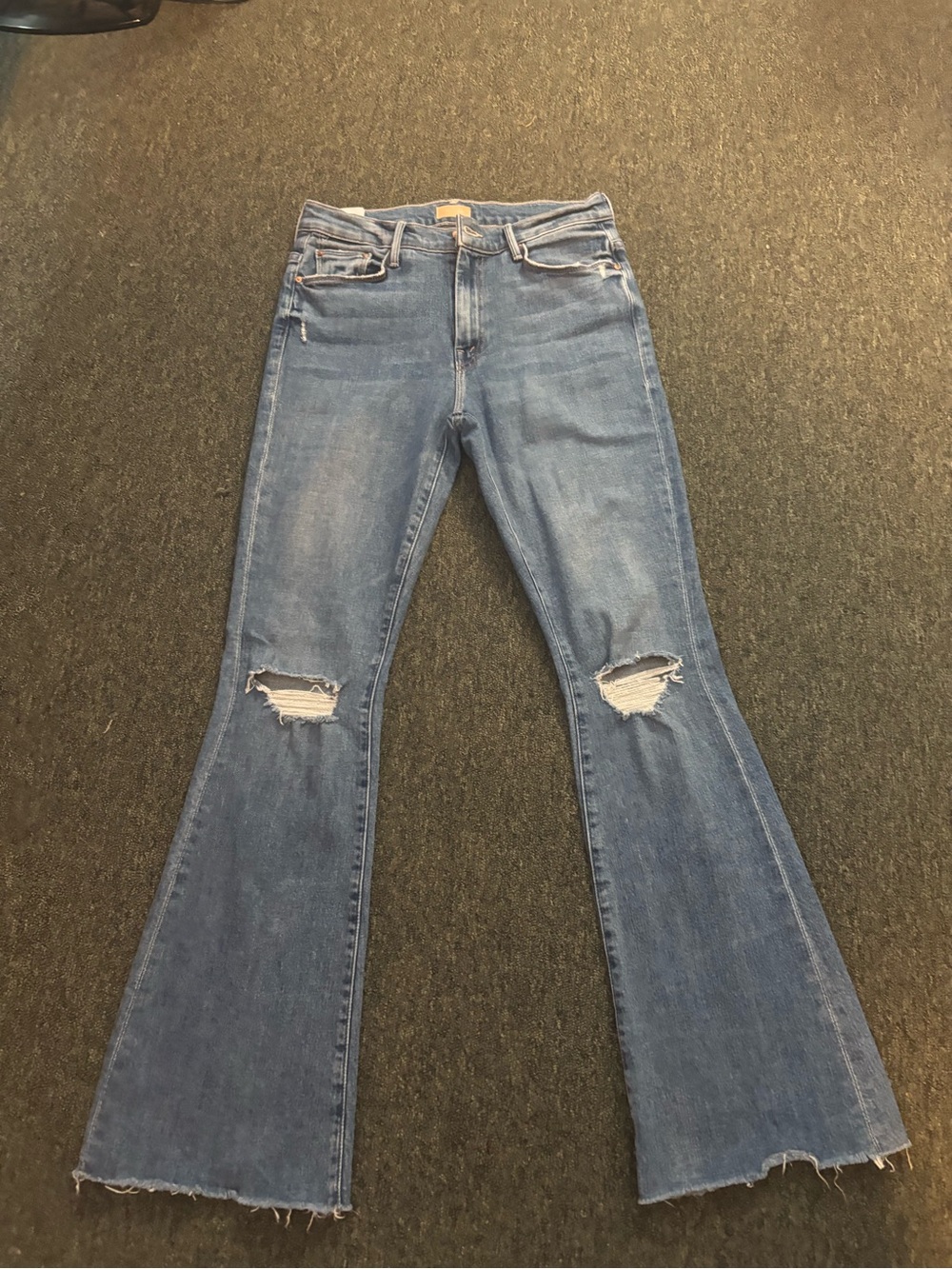 MOTHER Weekender Fray Jeans - Picture 10 of 10